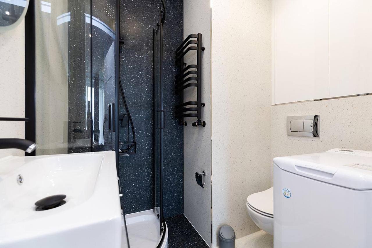 Easy & Comfortable, With Balcony, Very Close To The Center Varşova Dış mekan fotoğraf