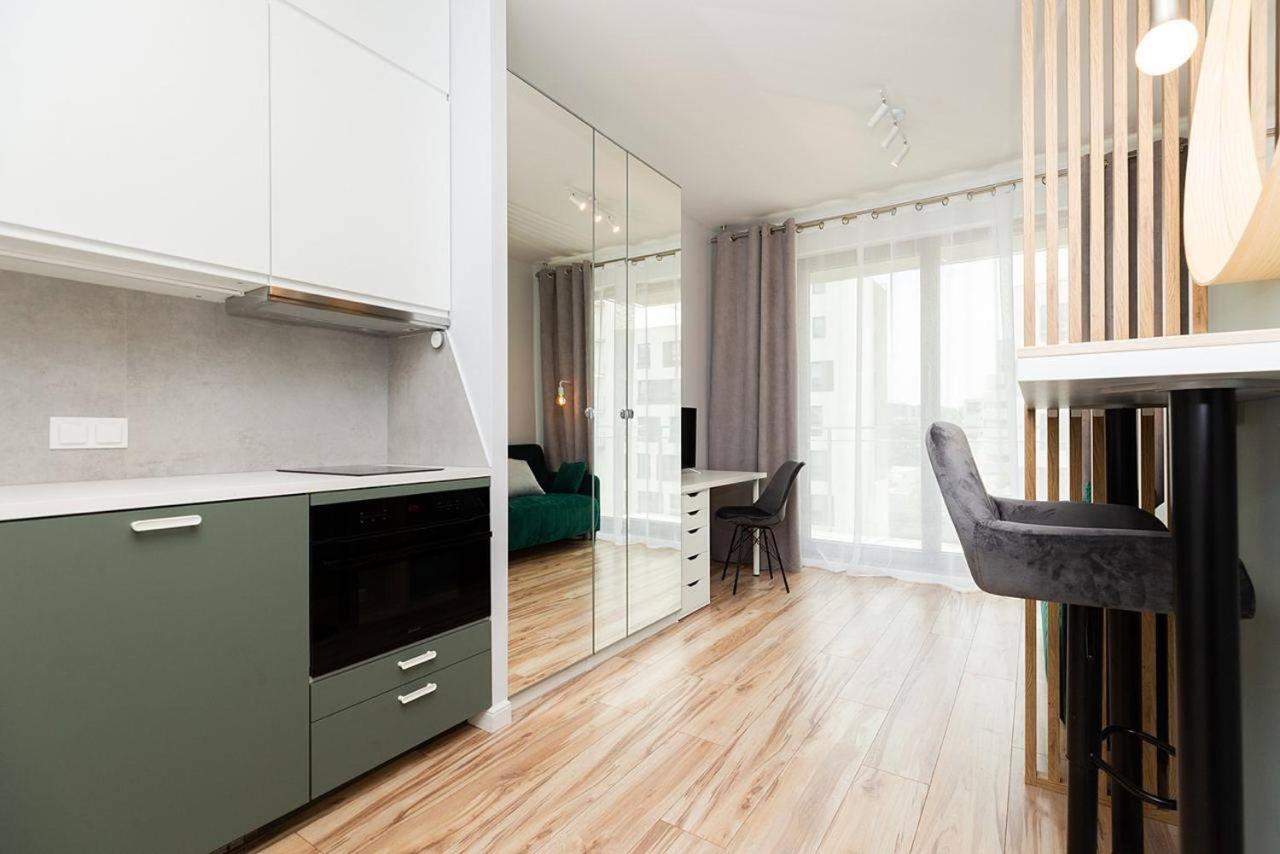 Easy & Comfortable, With Balcony, Very Close To The Center Varşova Dış mekan fotoğraf